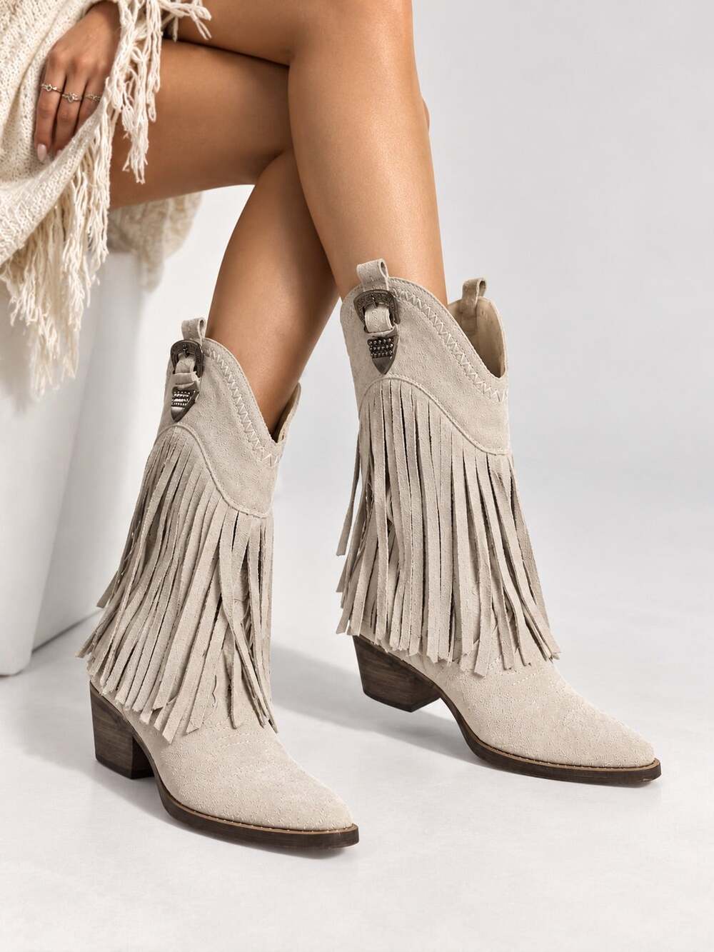 Very Volatile Women’s Western Cowgirl Fringe Boots – Size 10 – Ivory
